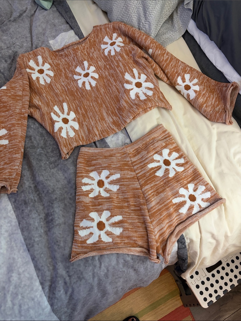 Rust Floral Daisy Knitted short sets - Picture 6 of 7